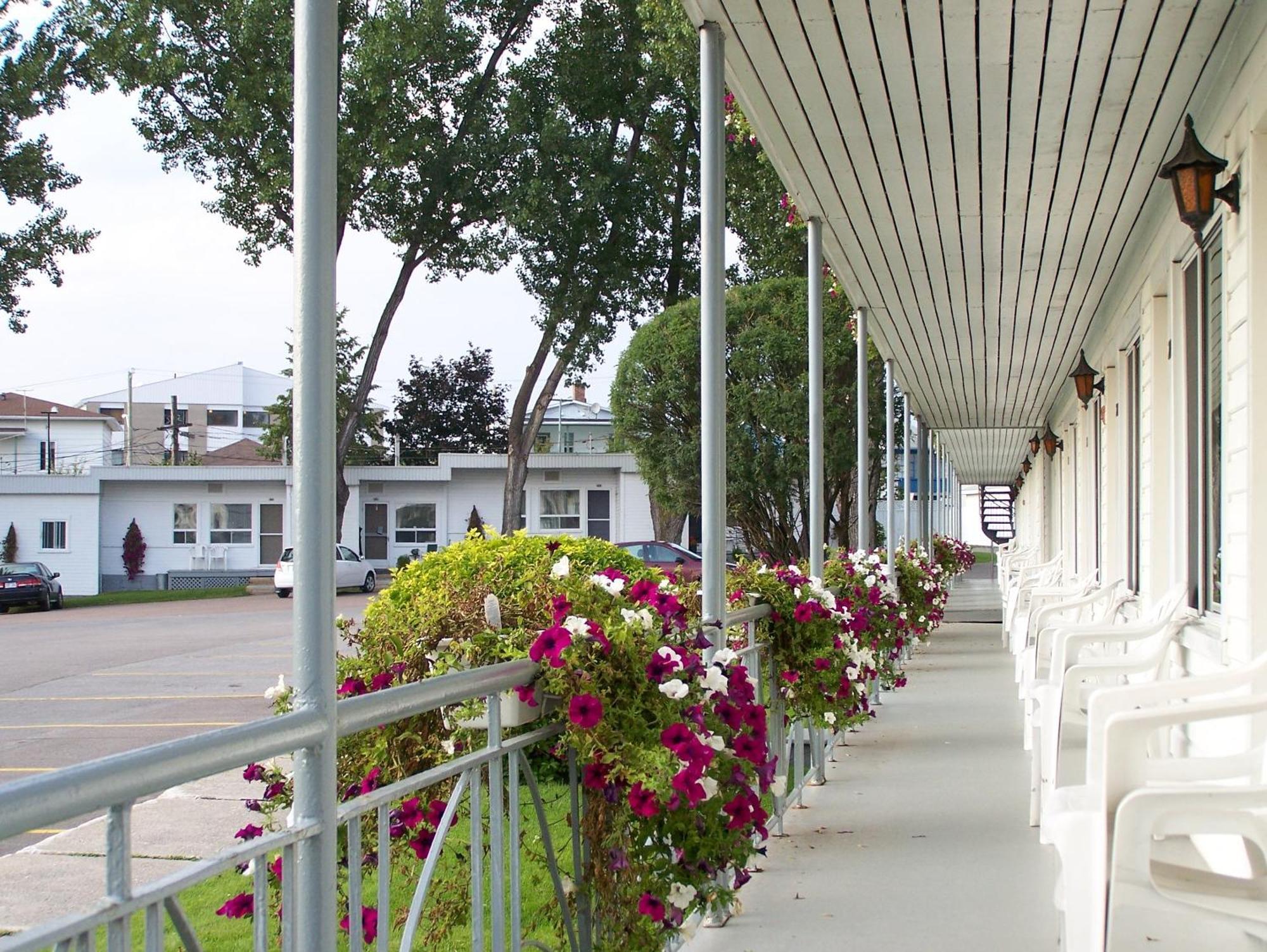 Auberge Le Parasol แซเกอเนย์ ภายนอก รูปภาพ